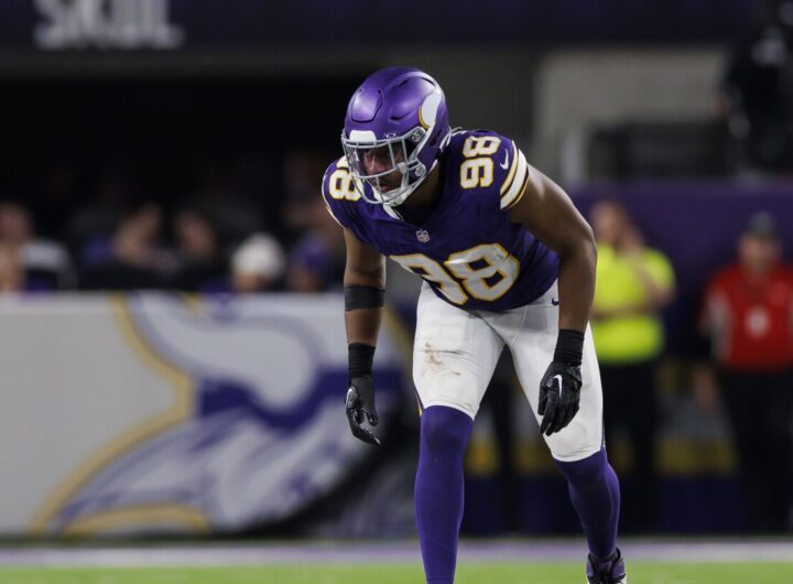 Edge rusher DJ Wonnum to sign with the Lions