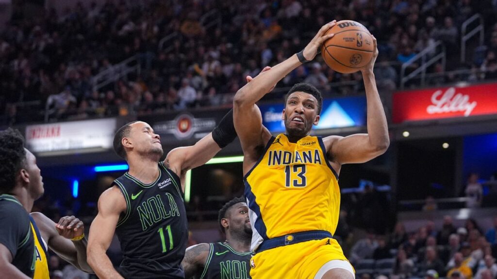 Hawks sign Tony Bradley to shore up inside depth for playoffs