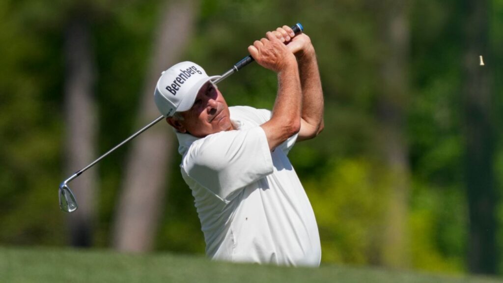 Quadruple bogey ends Fred Couples' stay among Masters leaders