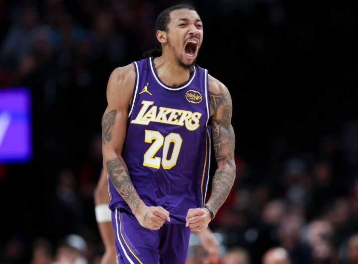 Lakers, needing backcourt help, sign Nick Smith Jr. to new deal